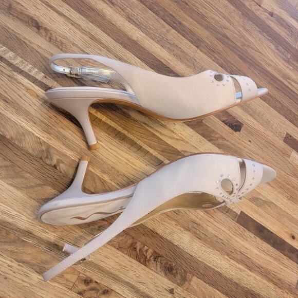 Nina Ricci Cream Satin Slingback Sandals w Rhinestone Accent Open Toe - Picture 7 of 15